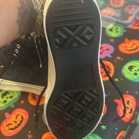 Converse Chuck Taylor All Star High Top Sneaker black floral lace over navy - Picture 6 of 9